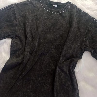 Remera over batik c/tachas