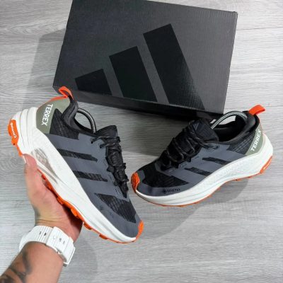 Adidas treeek