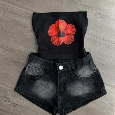 MINI SHORT NEGRO CON RUEDO