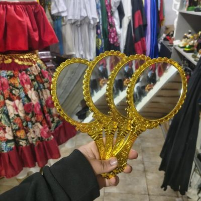 Espejos dorados