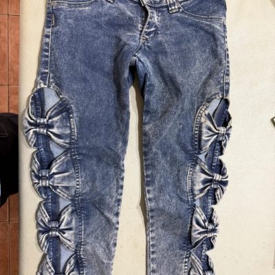Jean con detalle de moños