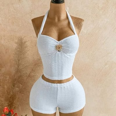 Conjunto de vacaciones de top halter fruncido blanco y shorts estilo veraniego Y2K