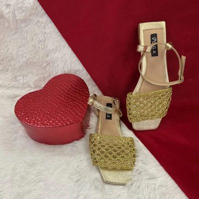 Sandalias tejidas doradas