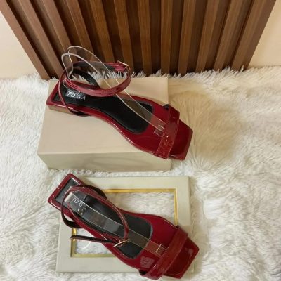 Sandalias color vino