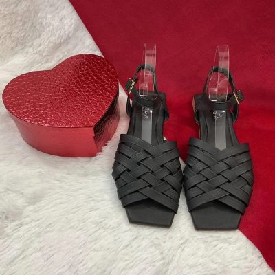 Sandalias negras
