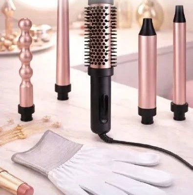Juego Rizadores de Cabello 5 en 1 ✨ Cambia tu estilo cuando quieras y como quieras 💁‍♀️💫 Un solo equipo, múltiples looks… desde ondas suaves hasta rizos definidos, todo en tus manos 🔥 💎 Sistema 5 en 1 para diferentes estilos 💎 Incluye 7 piezas 💎 Ideal para crear looks variados 💎 Perfecto para uso diario o profesional ⏳ No te quedes sin el tuyo, este tipo de kit se vende rápido