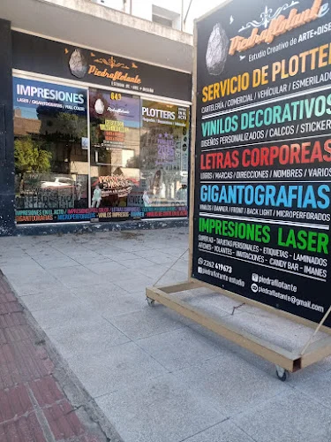 Piedraflotante, Estudio De Arte y Diseño