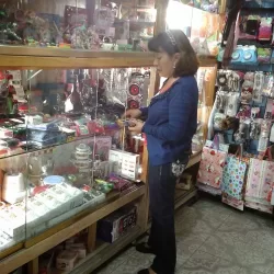 Mercería Bonetería y Regalos "Lorena"