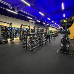 Gimnasio Smart Fit - Royal Plaza Santa Monica