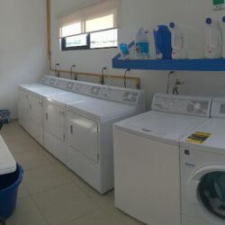 Lavandería Laundry Room