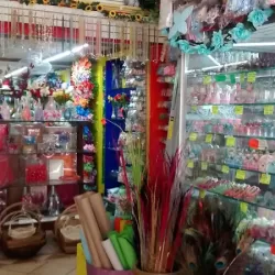 Mercería y Manualidades La Perlita
