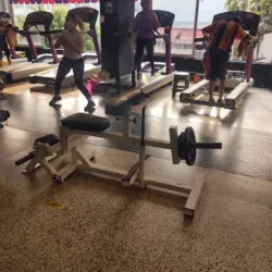 Life Fitness Center Gym