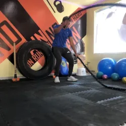 JE Fitness.