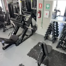TRECE|26 Training Center. Gimnasio zona norte. Gym. Entrenamiento de fuerza. Rutina pesas.