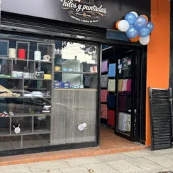 Mercería y tienda de telas Entre hilos y puntadas