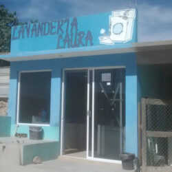 LAVANDERIA LAURA