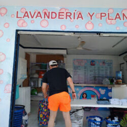Lavandería y planchado (Mom's Laundry)