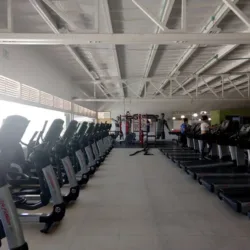 Life and Fitness León