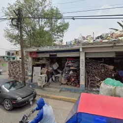 Adornos de popote y hule