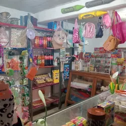 Papelería y dulcería Mari