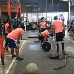 CROSFIT RED BOX