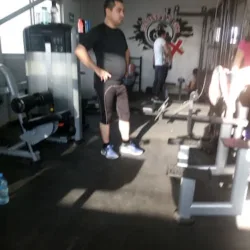 305GIM FITNESS CENTER