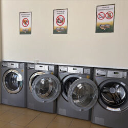 Clean Clothes- Lavandería de Autoservicio