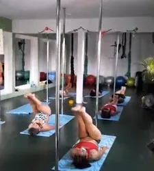 SuzeeQ'pole Studio
