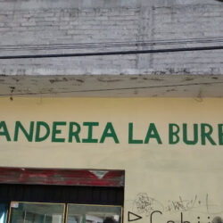 LAVANDERÍA LA BURBUJA