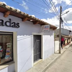 Entre Puntadas