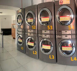 LAVANDERIA AUTOSERVICIO WHAS POINT