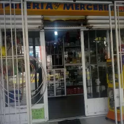 Papelería y Merecería, Regalos chapis