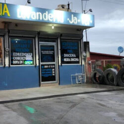 Lavanderia y planchaduria JAVER