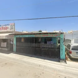 Renta De Mesas Y Sillas "Piñatas Personalizadas"