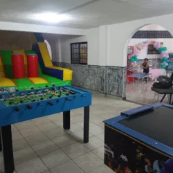 Alquiladora de Sillas Mesas Carpas vajillas platos cristalería Banquetes paquetes Para Fiestas