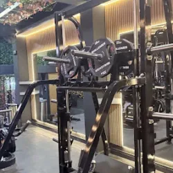 Gimnasio Nova Fit Deluxe, Centro deportivo