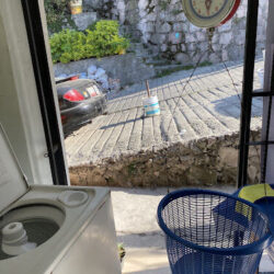 Lavandería La Gota Fría