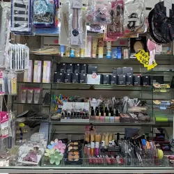 PAPELERÍA CARITA FELIZ, MERCERIA REGALOS Y ROPA DE DAMA