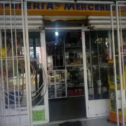 Papelería y Merecería, Regalos chapis