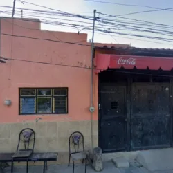 Renta de Mesas Sillas Para Fiesta y Brincolines.