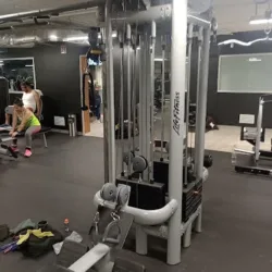 Reparación y mantenimiento de equipo gimnasio