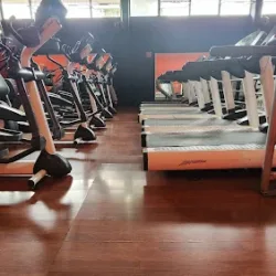 Gimnasio CenterFITmx Revolución