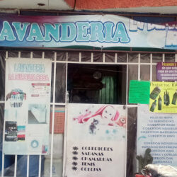 Lavandería La Burbuja Rosa
