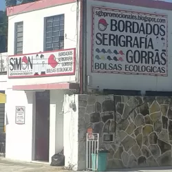 SIMON GORRAS Y BORDADOS