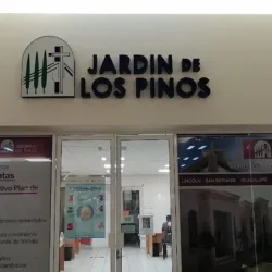 Jardín De Los Pinos - Oficina Escobedo.