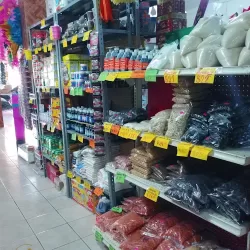 Dulcería La Piñata