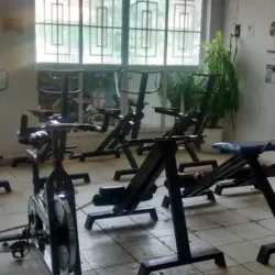 Gimnasio Azul Acero