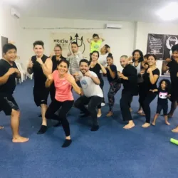 Defensa personal kajukenbo y kickboxing / The dragon's Mazatlán