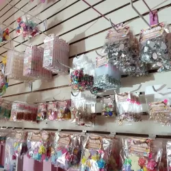 "Mogeth" Mercería, Moda y Manualidades
