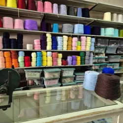 Mercería y venta de hilos